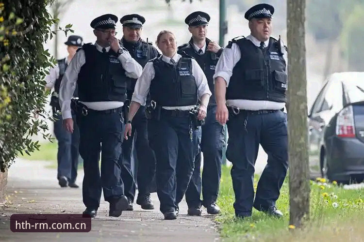 华体会HTH体育官网下载哪个好 揭秘:世界杯安保缩减背后,英国警员为何从40人骤降至3人?